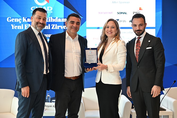 Gelecek için daha fazla kadına istihdam sağlanmalı