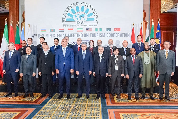 D-8 ülkeleri turizm bakanları Kahire'de bir araya geldi