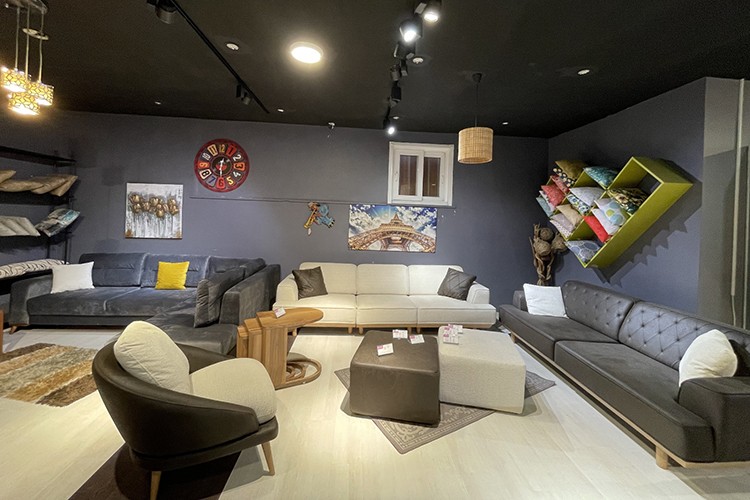 Online platforma taşınan lüks mobilyalara yoğun ilgi