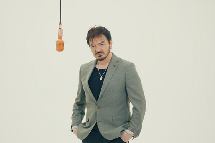 Orhan Ölmez'denr üstüste iki klip