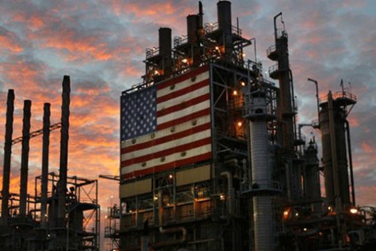 ABD petrolü 1 dolar yükseltti