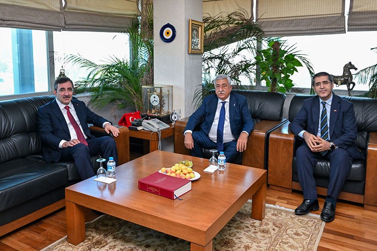 Cumhurbaşkanı Yardımcısı Yılmaz, TESK'i ziyaret etti