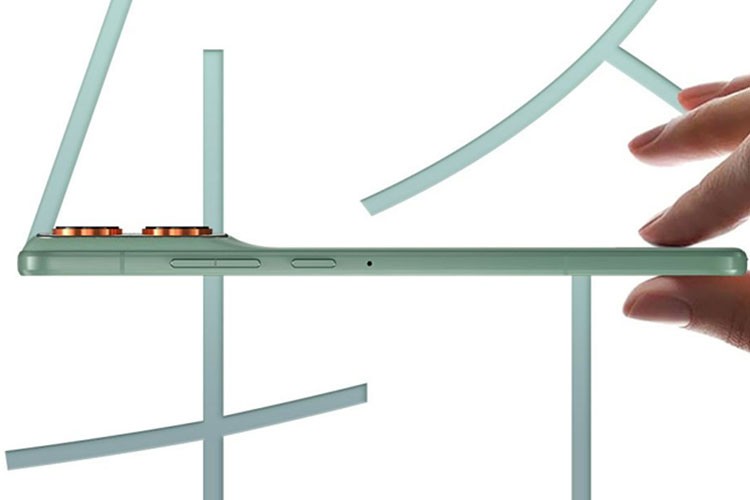 Motorola Zarif Moto X70 Air'i duyurdu