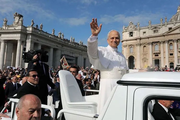 Vatikan'da Papa 14. Leo için göreve başlama töreni düzenlendi