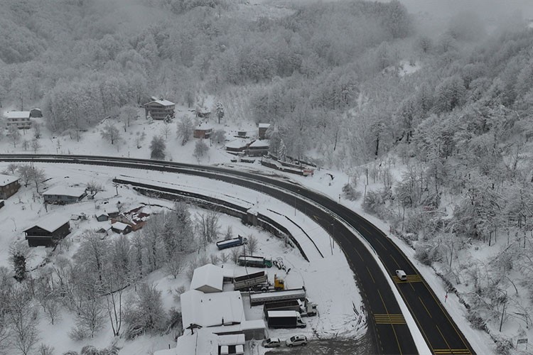 Bolu Dağı'nın kar manzarası havadan görüntülendi