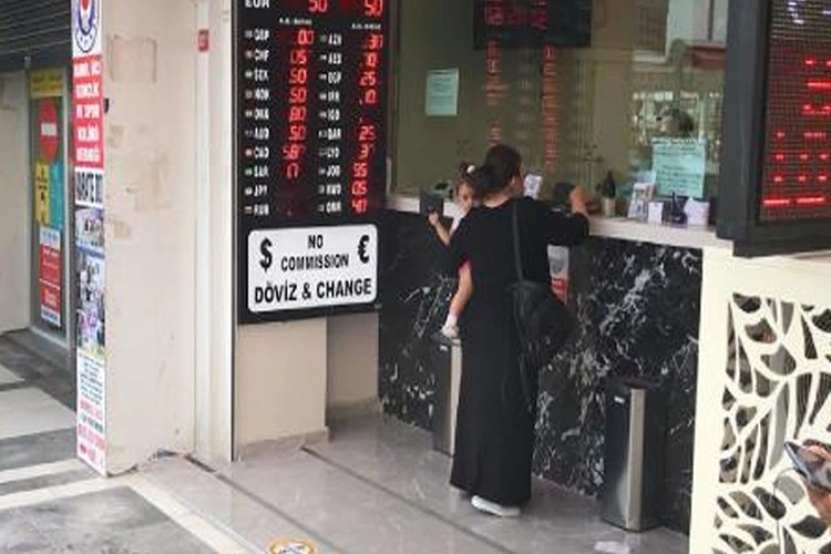 Dolar haftaya 47.54 liradan başladı