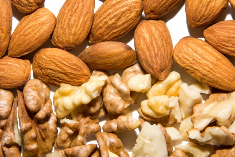 İSTİB'de ceviz ve badem ticareti masaya yatırıldı