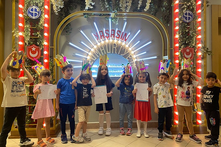 Çocuklar Yazın Tadını İş Sanat Atölyeleri ile Çıkarıyor