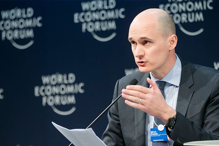 "Dünya, yeni bir ekonomik düzene geçiş döneminde"