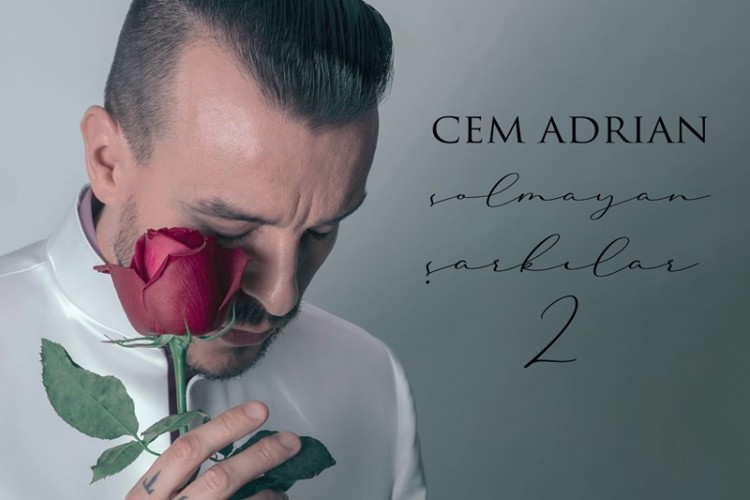 Cem Adrian'ın Solmayan Şarkılar 2 albümü şimdi plak formatında