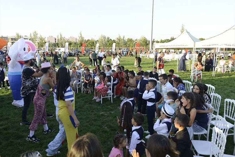 Kayseri ve Yozgat'ta düzenlenen şölenle çocuklar sünnet ettirildi