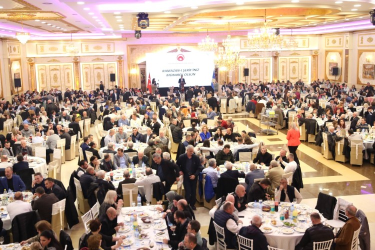 Kosova'daki Türkler iftarda buluştu