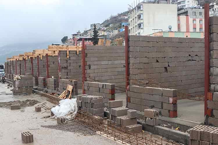 Çarşı esnafına geçici iş yeri ve konteyner çarşı yapılıyor