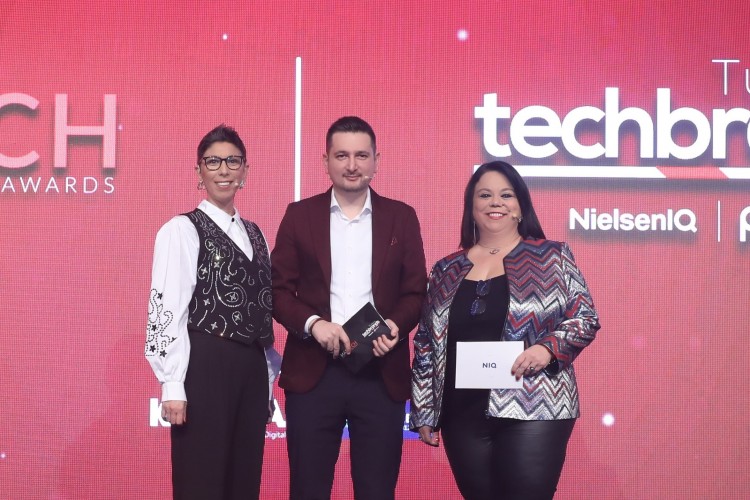 Türkiye'nin En Teknolojik Markaları Ödüllerini Aldı