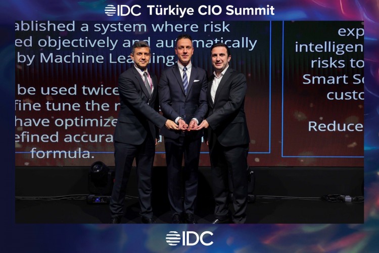 Aksigorta'ya Smart Scoring with AI ile EMEA bölgesinde birincilik ödülü