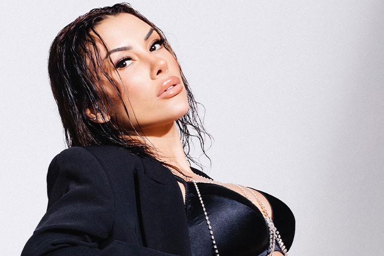 Nur Topal'ın müzik serüveni başlıyor