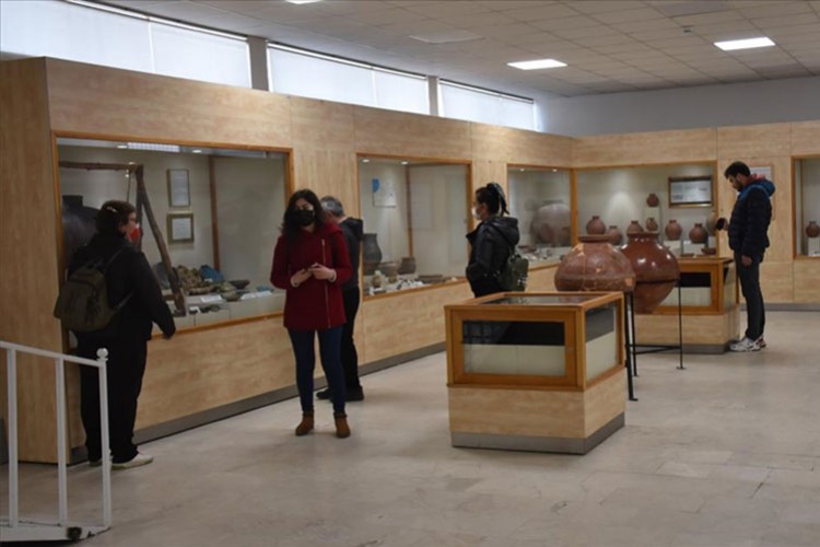 Kurtarılan Urartu eserleri Kars'ta sergileniyor