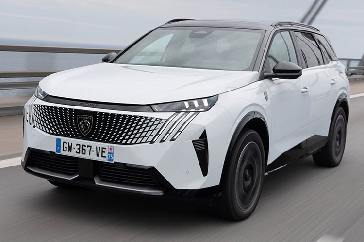 Peugeot 2025'te performans modunu açıyor