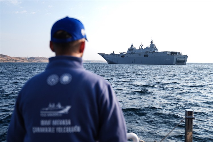 TCG Anadolu, "Zafer Yolculuğu" için Çanakkale'den İstanbul'a hareket etti