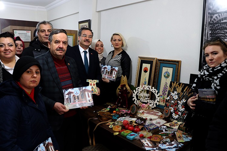 Kursiyerler üretti, esnaf satacak