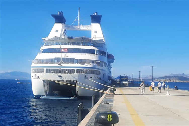 Yolcu gemisi "Star Legend" Bodrum'a geldi