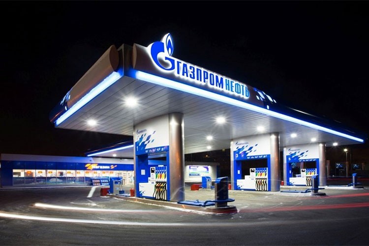 Rusya benzin ihracatına yönelik iznin süresini uzattı