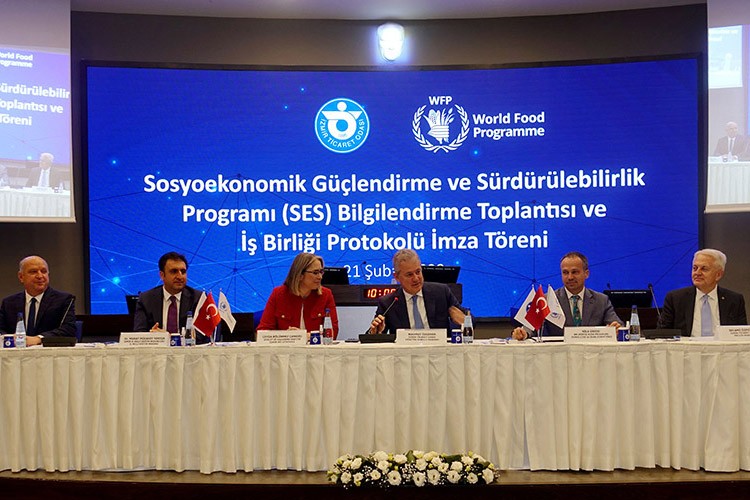 İzmir'de nitelikli iş gücü için program başlatıldı