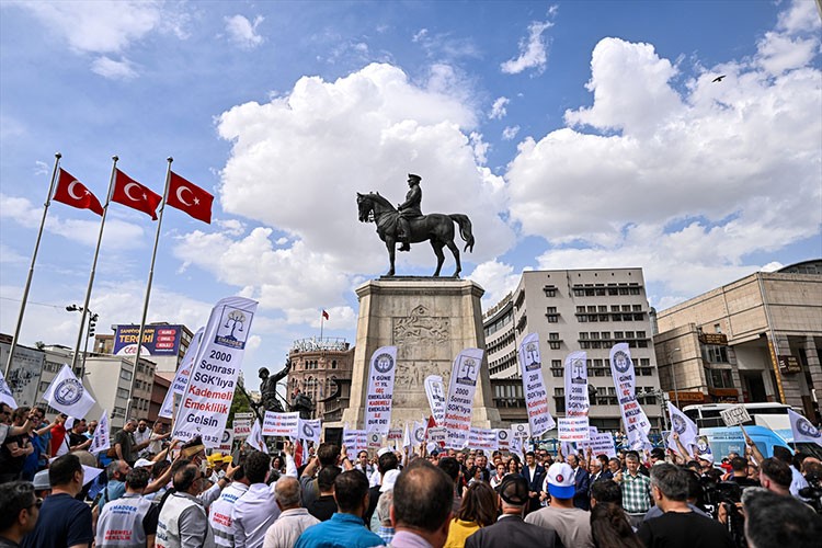 Emeklilikte Adalet Derneği üyelerinden "kademeli emeklilik" talebi