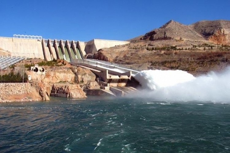 Enerjide yaşamın kaynağı suya rağbet artıyor