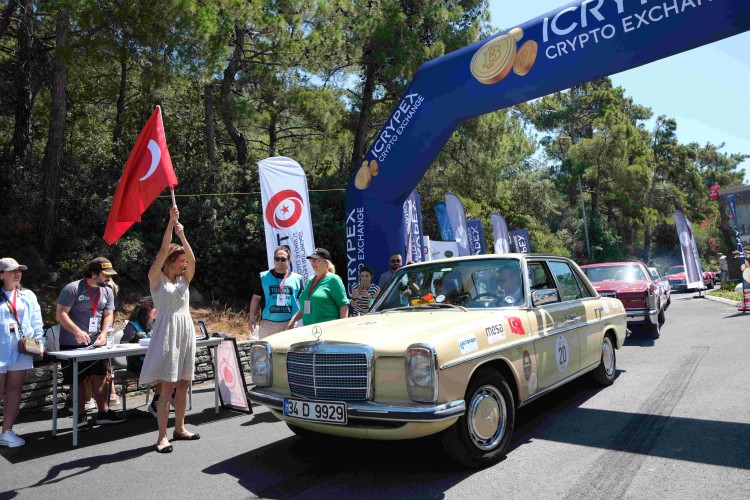 Klasik otomobiller Bodrum'da yarıştı