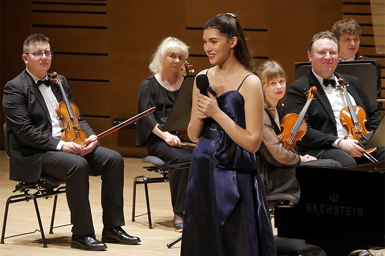 Piyanist İlyun Bürkev, Polonya'da Chopin'in eserini seslendirdi