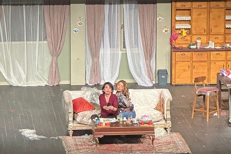 "Plastik Aşklar"da 6. sezon açılışı MOİ Sahne'de yapıldı