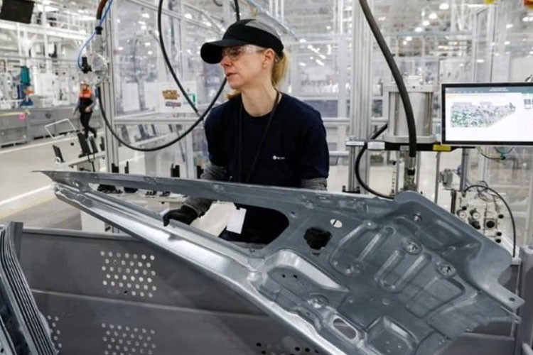 ABD'de fabrika siparişleri beklenenden az düştü