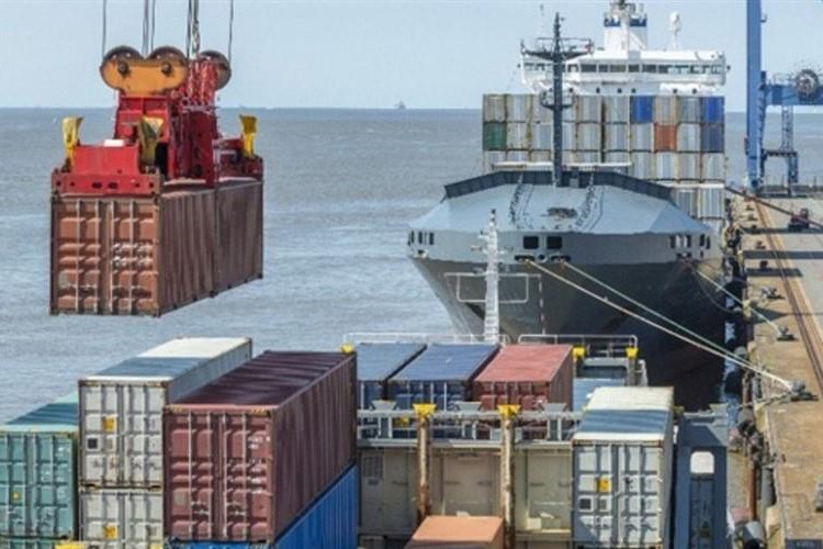 Limanlarda elleçlenen yük ve konteyner miktarı arttı