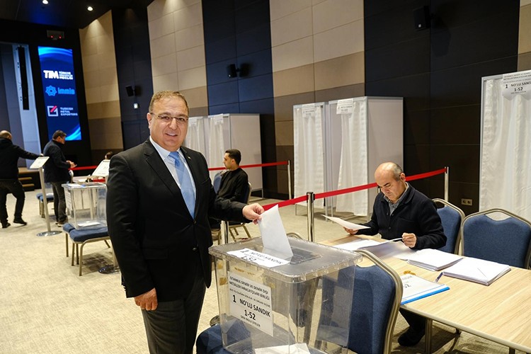 İDDMİB'de Çetin Tecdelioğlu güven tazeledi