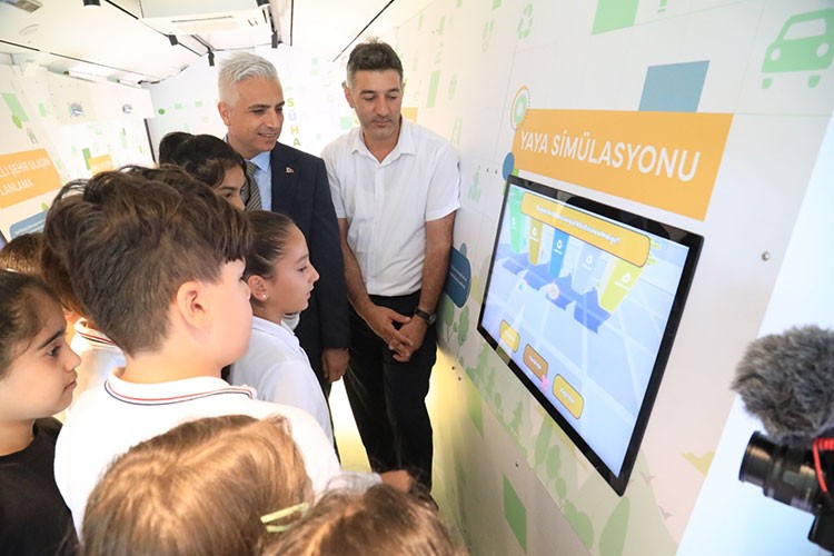 1 milyon öğrenciye toplu ulaşım eğitimi