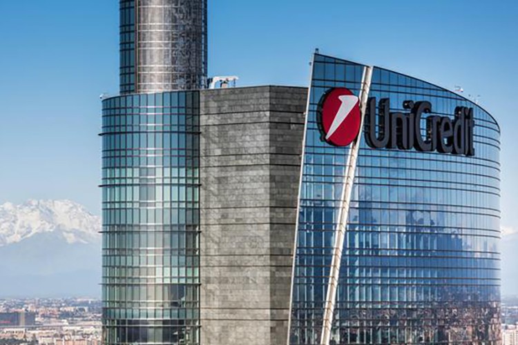 Unicredit, Yapı Kredi hisselerini borsada satıyor