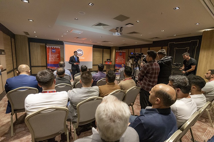 "Esnaf dostu iş modeli"ni Erzurum'da anlattı