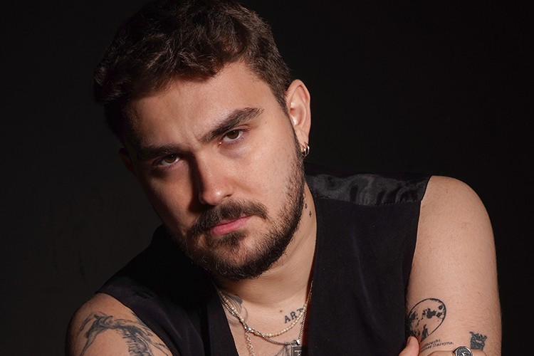 Çağan Şengül'den yeni hit alarmı