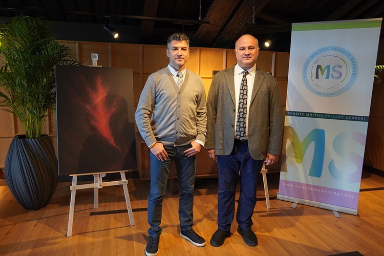 MS'in az bilinen belirtilerini yapay zekayla anlatıldı