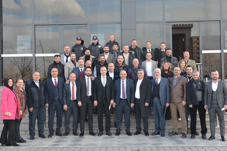 Otonomi'de bayrak değişimi