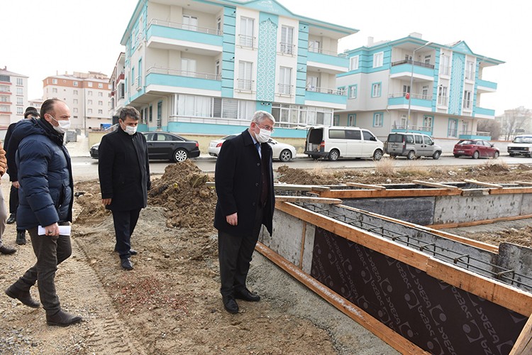 4 sentetik halı saha yapılacak