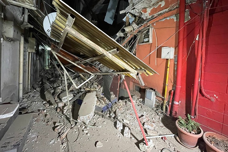 Düzce'de 5.9 büyüklüğünde deprem, 80 yaralı!..