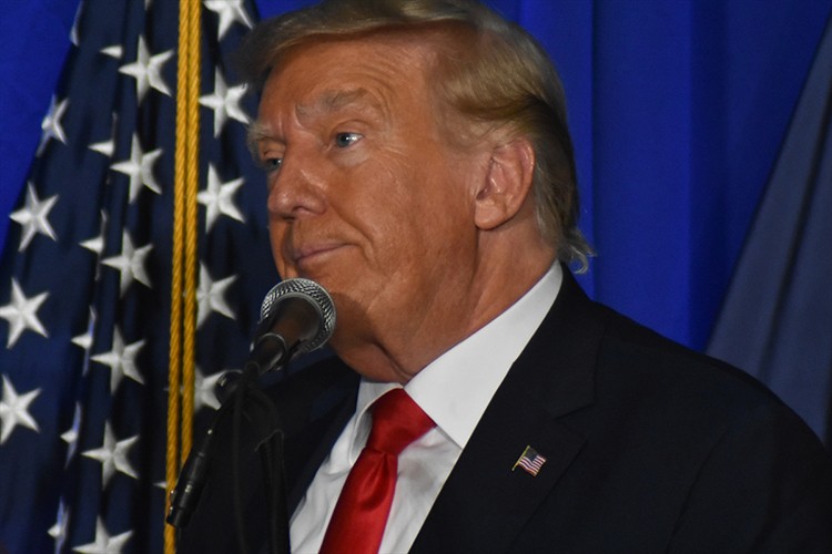 "Seçilirsem ideolojik grupların ülkeye girişini yasaklayacağım"