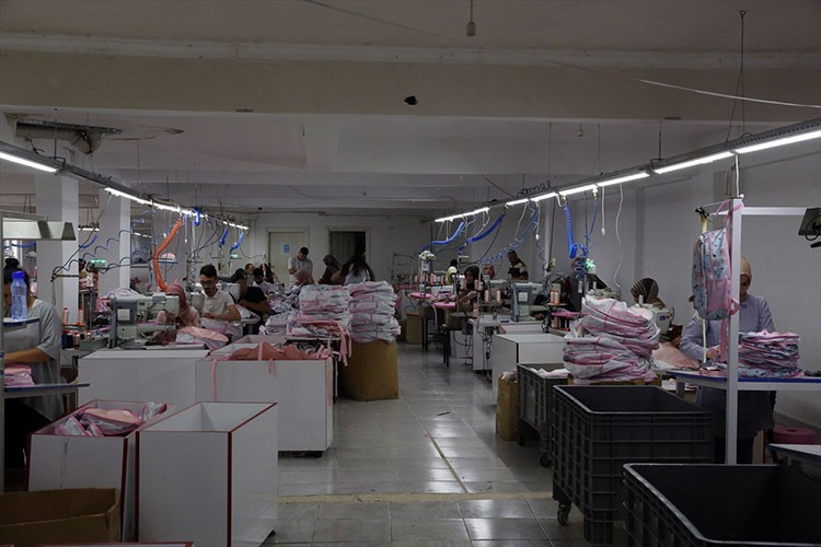Köydeki tekstil fabrikası 50 kişiye istihdam sağlıyor