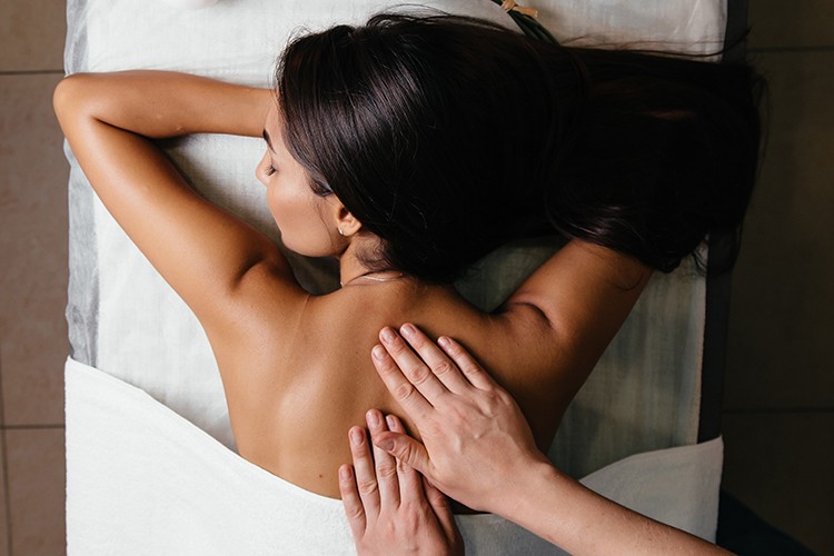 Bedenin yeni ritüeli tuz, kil ve yağlarla yenilenme