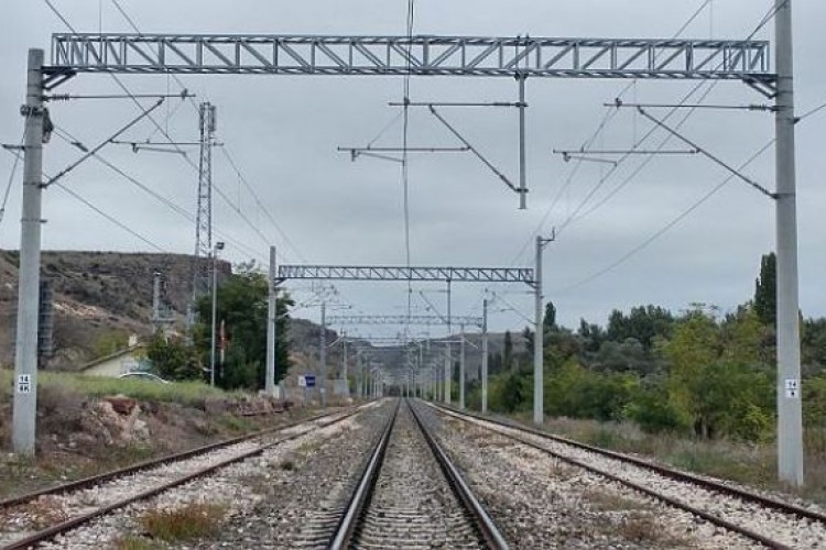 Hanlı-Çetinkaya hattında elektrifikasyon altyapısı tamamlandı