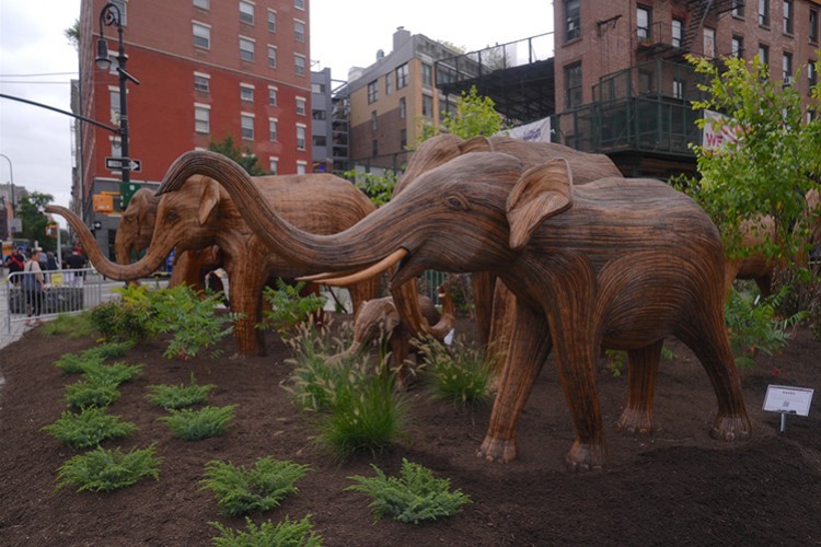 New York'ta "Büyük Fil Göçü" sergisi
