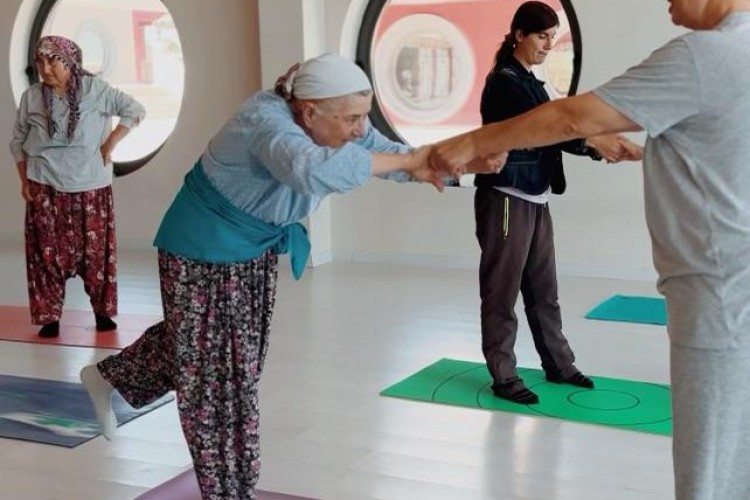 Sağlıklı yaşamın kapıları Karahamza Köyü kadınları için aralandı