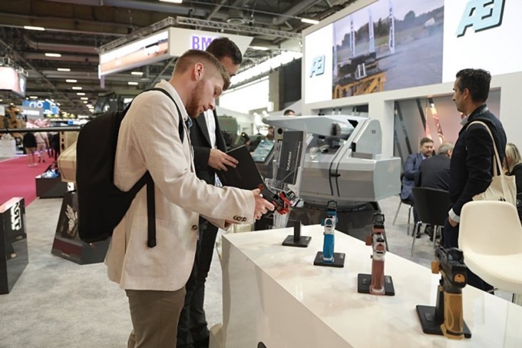 Savunma sanayisi şirketlerine Paris'te büyük ilgi